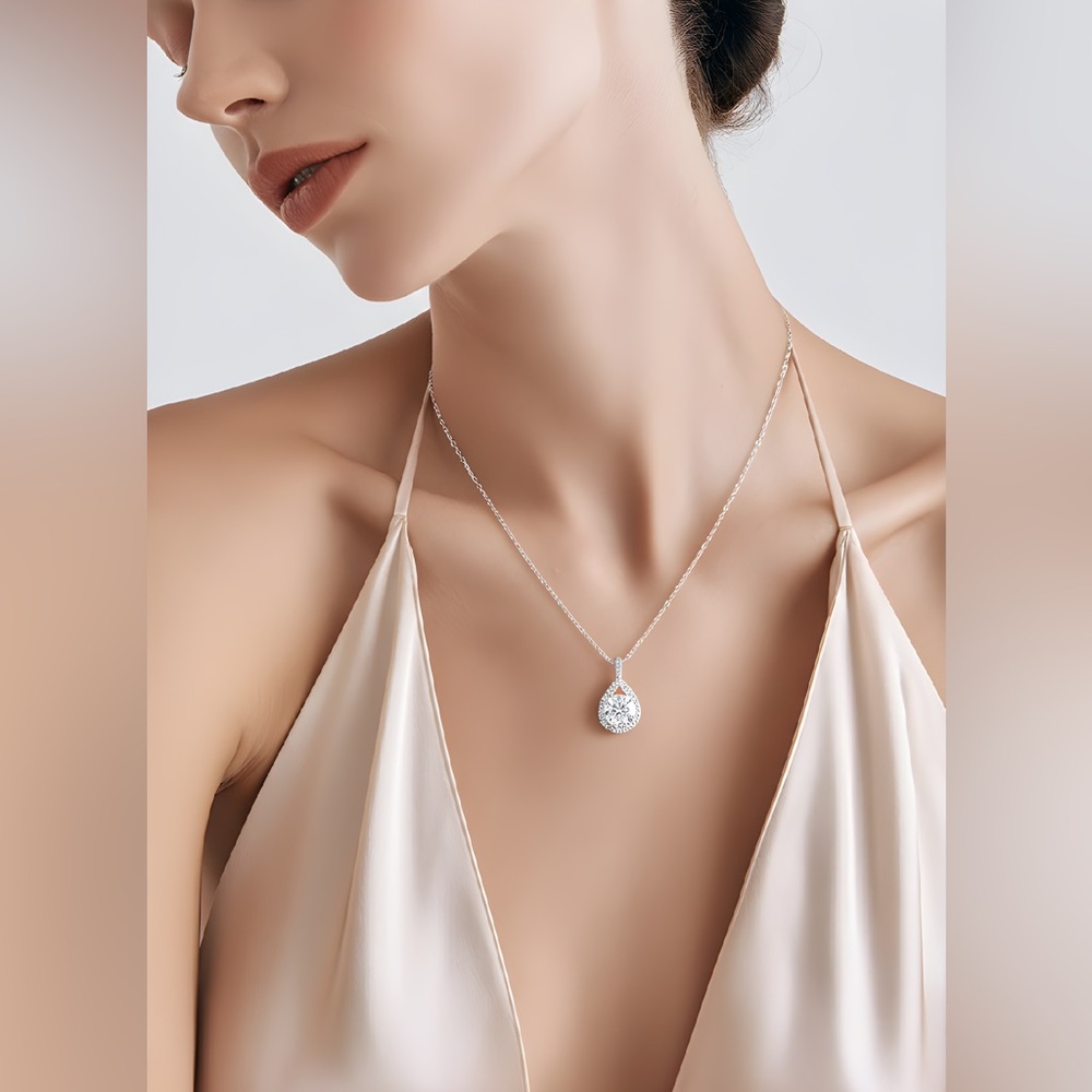 *NEW* Stunning 5 Carat Moissanite 925 Silver Pear Shape Necklace